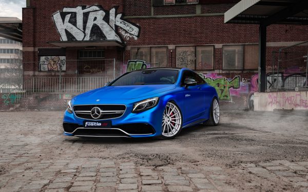 Mercedes bleu