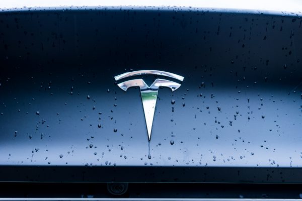 Logo voiture Tesla