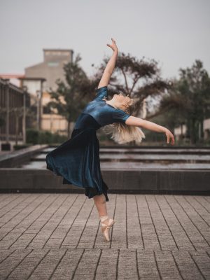 Femme dansant le ballet