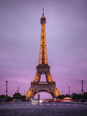 broderie diamant La Tour Eiffel illuminée la nuit