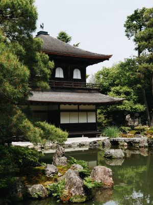 broderie diamant Ginkaku-ji avec un étang au milieu