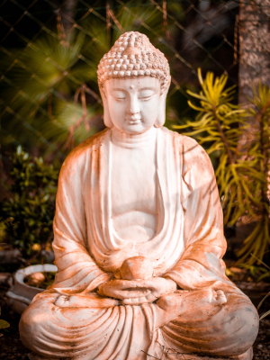broderie diamant Statue d'une personne assise en position de lotus